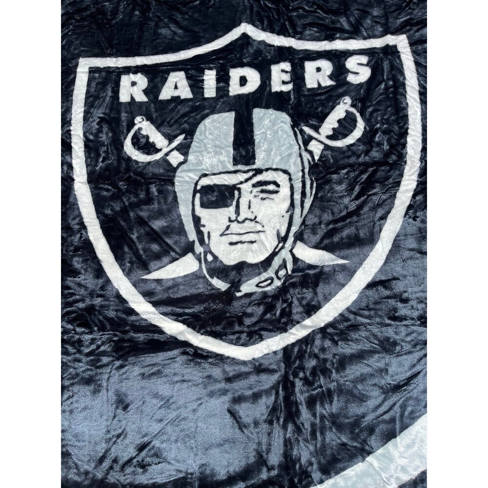 Raiders - Picture 3 of 6